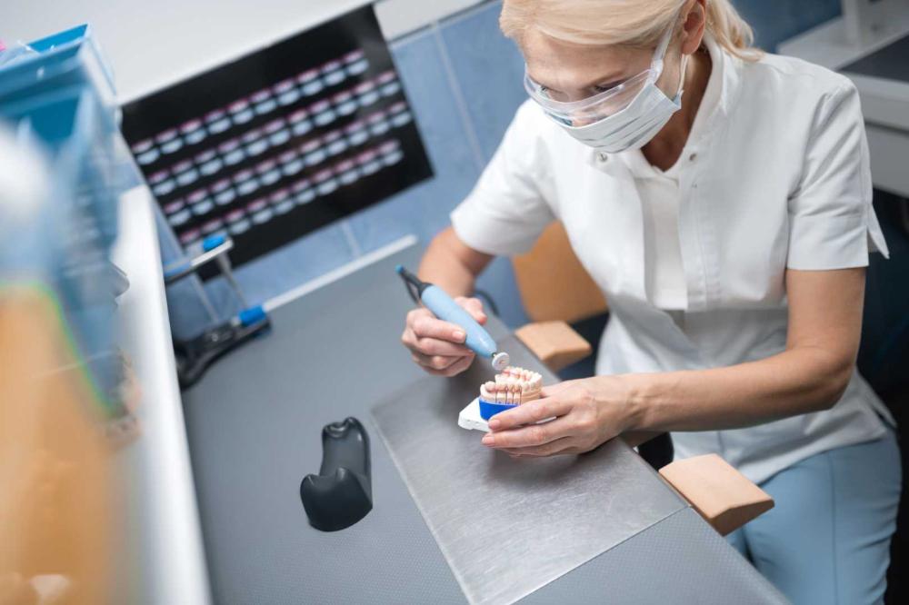 Laboratoire orthèses dentaires à Tours